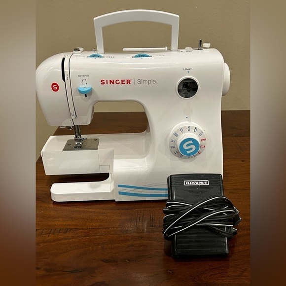 Singer Sewing Other Singer Simple Model 2263 Sewing Machine White